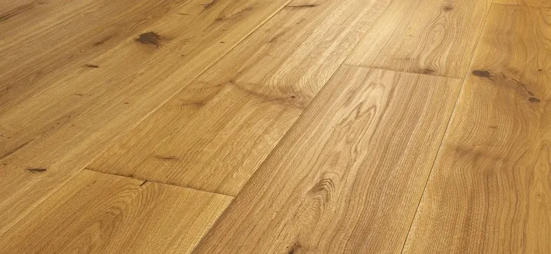 Hrastov parket z obdelavo Wellness skobljen